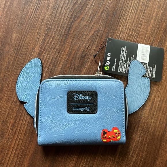 Loungefly Stitch Wallet - Picture 3 of 4